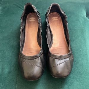 Toms size 8.5 flats